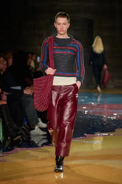 Look 53